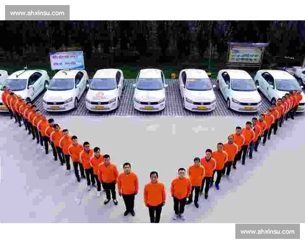 5 元 “小孩哥” 当教练:成年人学游泳的另类选择 5 元 “小孩哥” 当教练:成年人学游泳的另类选择